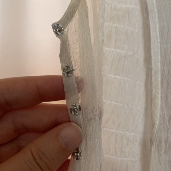 BCBG vintage ‘90’s 100% silk, semi-transparent pleated shell/blouse - Picture 6 of 7